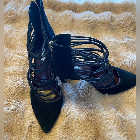 BCBG GENERATION-Caliko suede strappy elastic pumps. Size 10M - Picture 6 of 12
